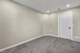 13620 S Parkway Dr, Garfield Heights, OH 44105 - Photo 21