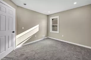 13620 S Parkway Dr, Garfield Heights, OH 44105 - Photo 27