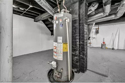 13620 S Parkway Drive, Garfield Heights, OH 44105 - Photo 33