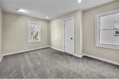 13620 S Parkway Drive, Garfield Heights, OH 44105 - Photo 23