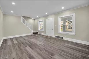 13620 S Parkway Dr, Garfield Heights, OH 44105 - Photo 11