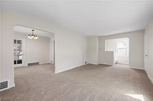 21391 Westport Ave, Euclid, OH 44123 - Photo 11