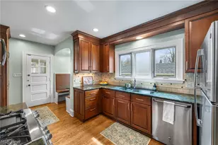 2135 Riverside Dr, Oakwood, OH 44107 - Photo 13