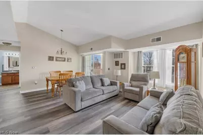 23004 Chandlers Lane #347, Olmsted Falls, OH 44138 - Photo 5