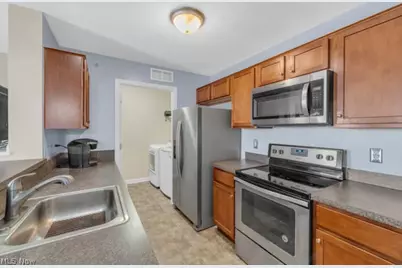 23004 Chandlers Lane #347, Olmsted Falls, OH 44138 - Photo 9