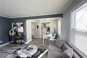 5341 Hollywood Ave, Maple Heights, OH 44137 - Photo 3