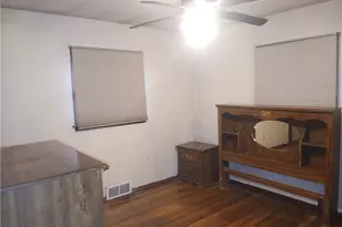 1010 Burlington St, Youngstown, OH 44510 - Photo 13