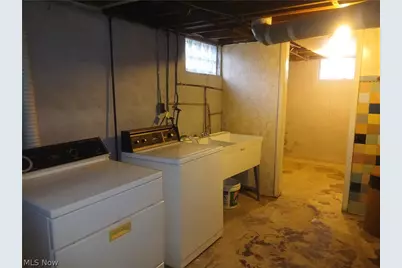 1010 Burlington Street, Youngstown, OH 44510 - Photo 17