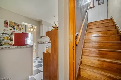 8023 Ivandale, Parma, OH 44129 - Photo 9