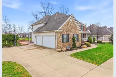317 E Edinburgh Drive, Highland Heights, OH 44143 - Photo 3