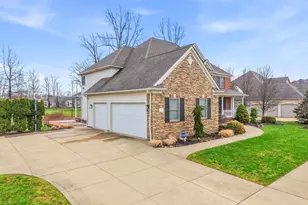317 E Edinburgh Dr, Highland Heights, OH 44143 - Photo 3