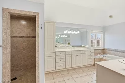 317 E Edinburgh Drive, Highland Heights, OH 44143 - Photo 35