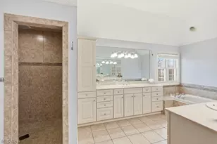 317 E Edinburgh Dr, Highland Heights, OH 44143 - Photo 35