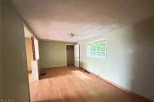 609 Whitely St, Bridgeport, OH 43912 - Photo 9