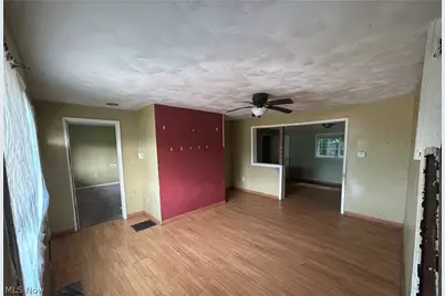 609 Whitely Street, Bridgeport, OH 43912 - Photo 5