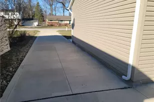 38136 Parkway Blvd, Willoughby, OH 44094 - Photo 39