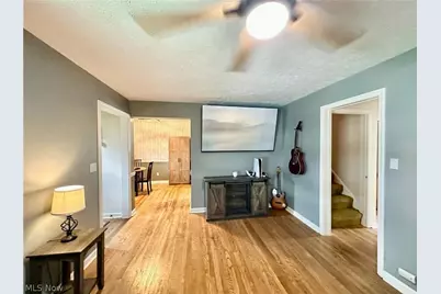 287 E 330th Street, Willowick, OH 44095 - Photo 7