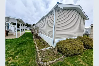 592 Sandtrap Circle, Painesville, OH 44077 - Photo 7