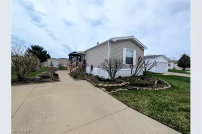 592 Sandtrap Circle, Painesville, OH 44077 - Photo 1