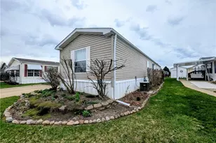 592 Sand Trap Cir, Painesville, OH 44077 - Photo 3