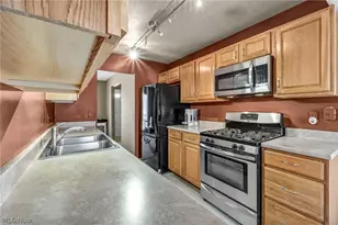 2210 Pine Tree Ln #23 Ln, Twinsburg, OH 44087 - Photo 5