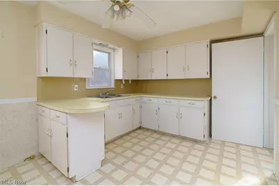 23 Wayne Avenue, Akron, OH 44301 - Photo 7