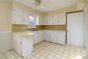 23 Wayne Ave, Akron, OH 44301 - Photo 7