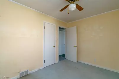 23 Wayne Avenue, Akron, OH 44301 - Photo 19