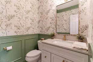 8955 Stoneybrook Dr, Grandview Heights, OH 44147 - Photo 23