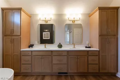 8955 Stoneybrook Drive, Grandview Heights, OH 44147 - Photo 29