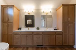 8955 Stoneybrook Dr, Grandview Heights, OH 44147 - Photo 29