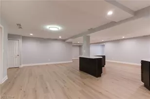 8955 Stoneybrook Dr, Grandview Heights, OH 44147 - Photo 39