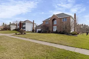 9431 Yvonne Dr, North Royalton, OH 44133 - Photo 3