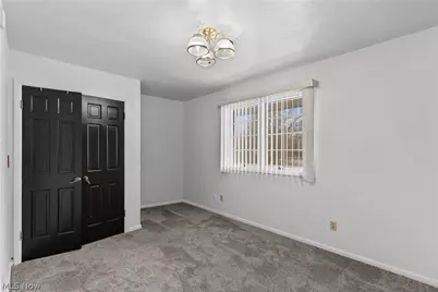 504 Greenbrier Court, Steubenville, OH 43953 - Photo 25
