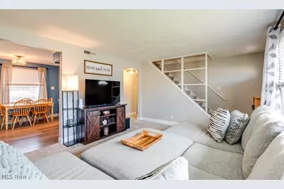 2331 Larchdale Drive, Cuyahoga Falls, OH 44221 - Photo 7