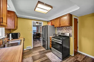 25400 Glenbrook Blvd, Euclid, OH 44117 - Photo 15