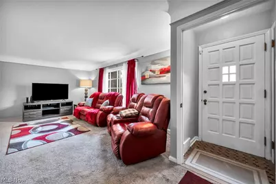 25400 Glenbrook Boulevard, Euclid, OH 44117 - Photo 7