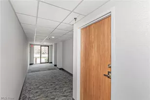 26101 Village Ln, Beachwood, OH 44122 - Photo 5