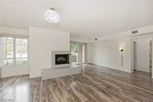 26101 Village Ln, Beachwood, OH 44122 - Photo 9