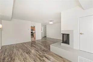 26101 Village Ln, Beachwood, OH 44122 - Photo 13