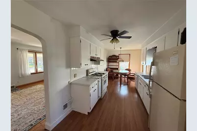 102 Furlen Court, Hubbard, OH 44425 - Photo 5