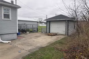 555 E Canal St, Newcomerstown, OH 43832 - Photo 3