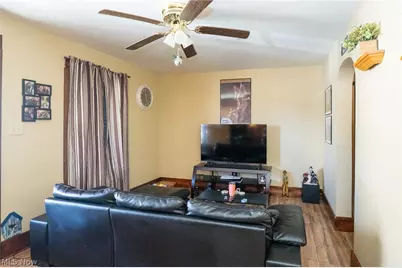 2204 Commerce Street, Wellsburg, WV 26070 - Photo 3