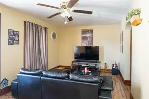 2204 Commerce St, Wellsburg, WV 26070 - Photo 3