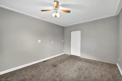 127 E 35th Street, Lorain, OH 44055 - Photo 21