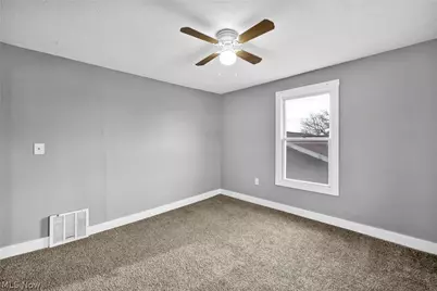 127 E 35th Street, Lorain, OH 44055 - Photo 11