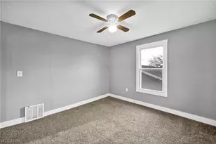 127 E 35th St, Lorain, OH 44055 - Photo 11