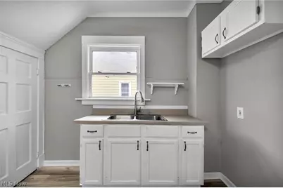 127 E 35th Street, Lorain, OH 44055 - Photo 7