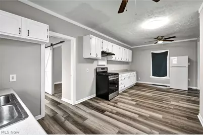 127 E 35th Street, Lorain, OH 44055 - Photo 15
