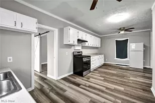 127 E 35th St, Lorain, OH 44055 - Photo 15